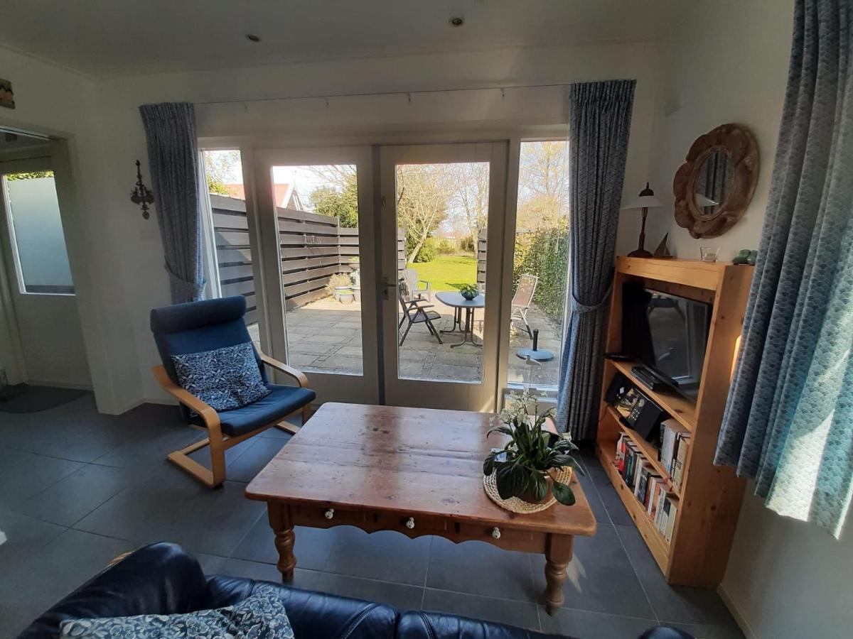 Appartement Boomgaard Vrouwenpolder Buitenkant foto