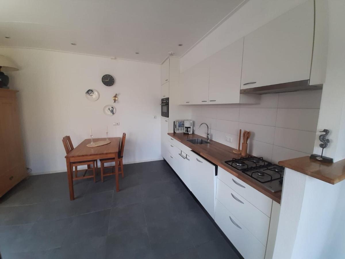 Appartement Boomgaard Vrouwenpolder Buitenkant foto